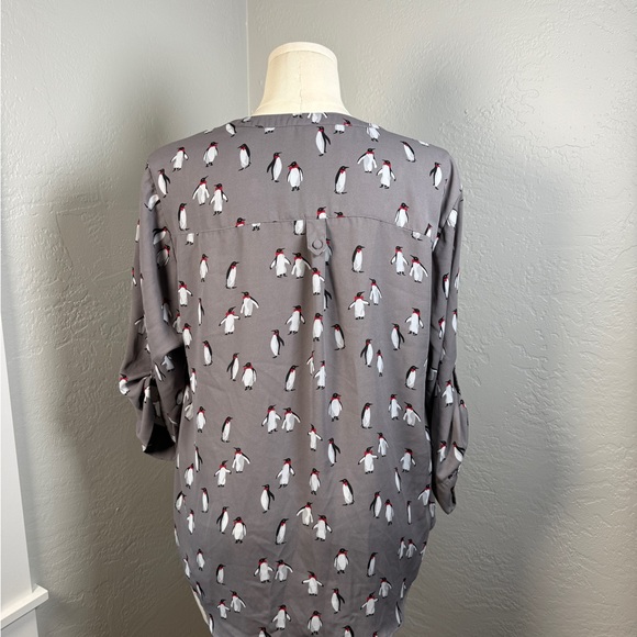 Torrid Harper Georgette 3/4 Sleeve  Penguin Print Blouse Plus Size 2X - Picture 4 of 9